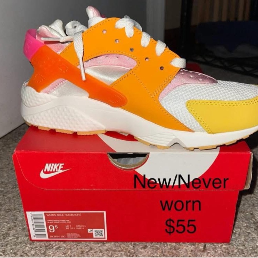Women's Nike Air Huarache sneaker in "Summit White/Hyper Pink-Solar Flare" NIB